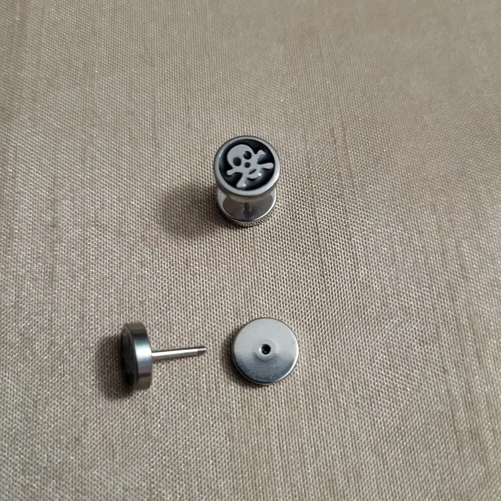 Skull & crossbones black & white post earrings, screw back, stainless steel